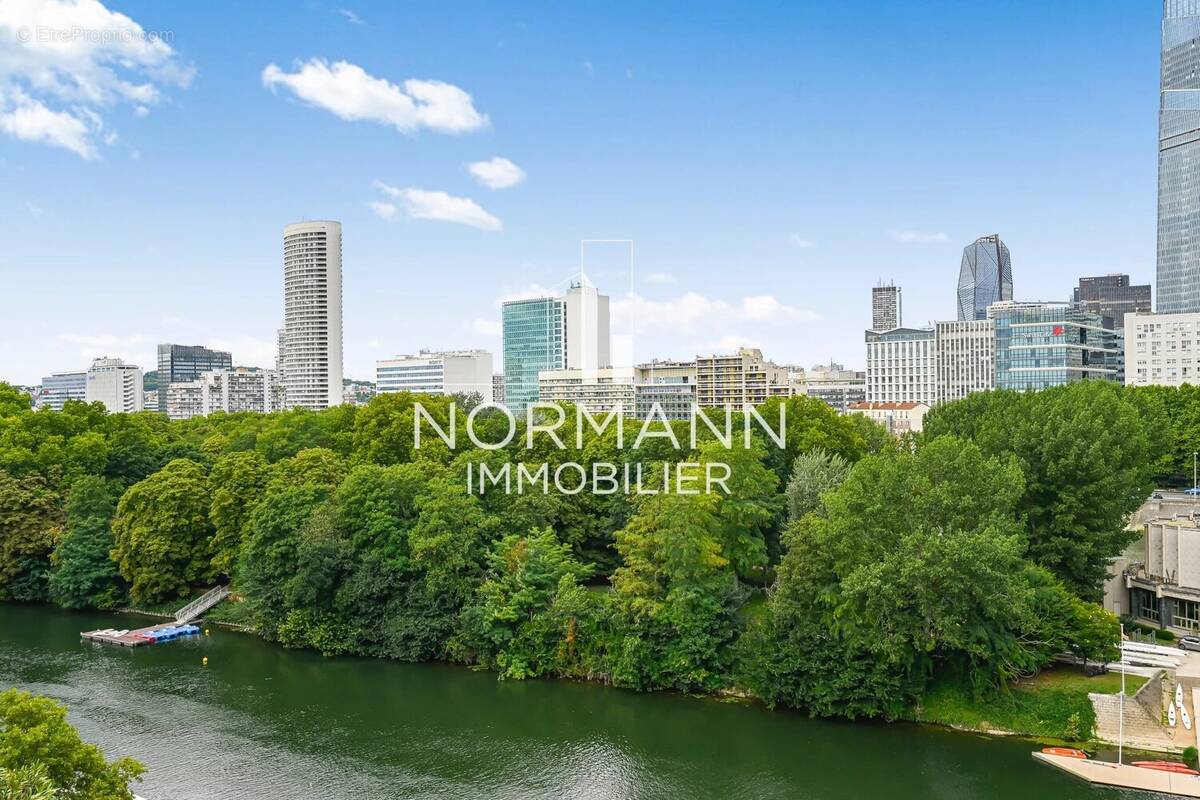 Appartement à NEUILLY-SUR-SEINE