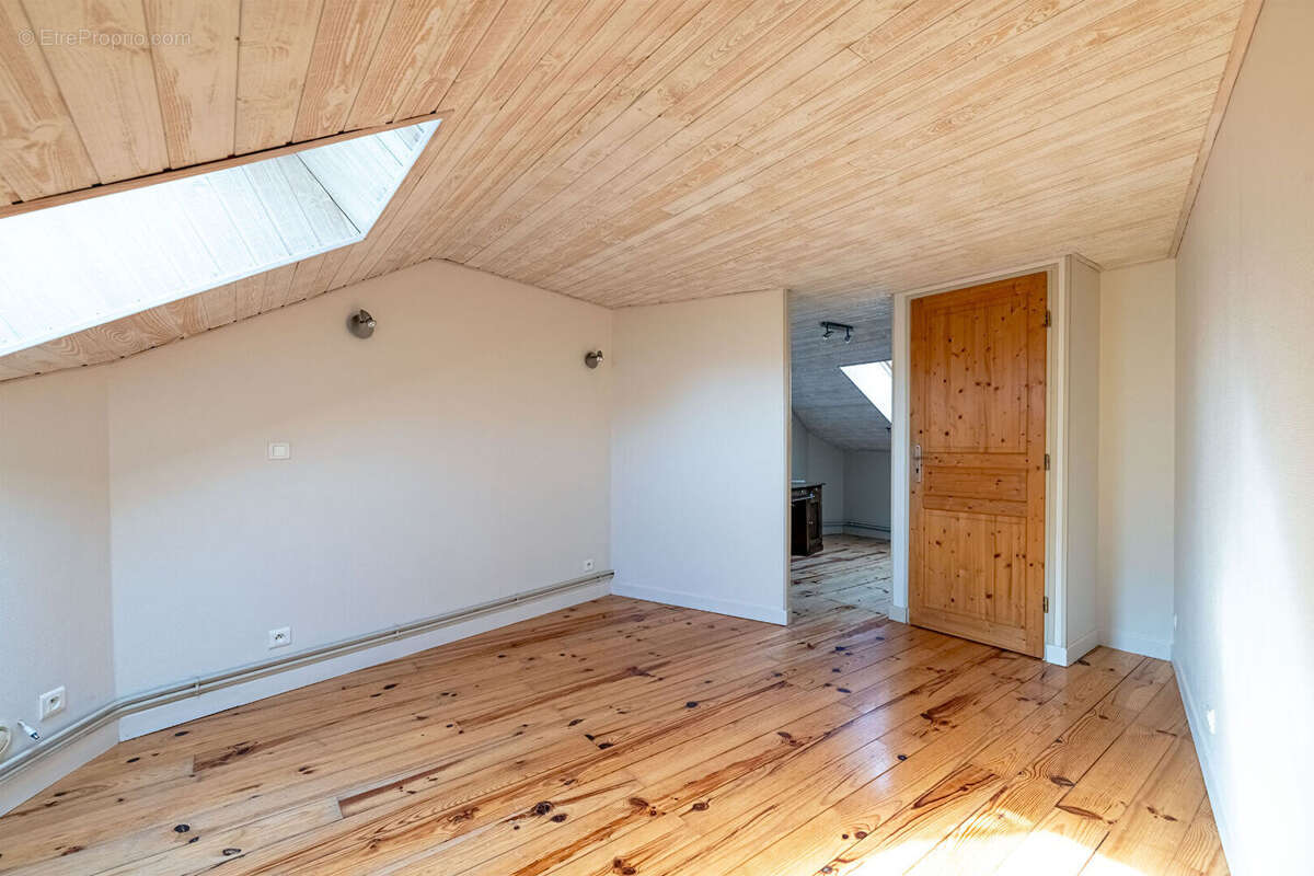 Pour le prix d'un appartement une Maison atypique - 140 m² - Emplacement premium proche hyper-centre - photo 14