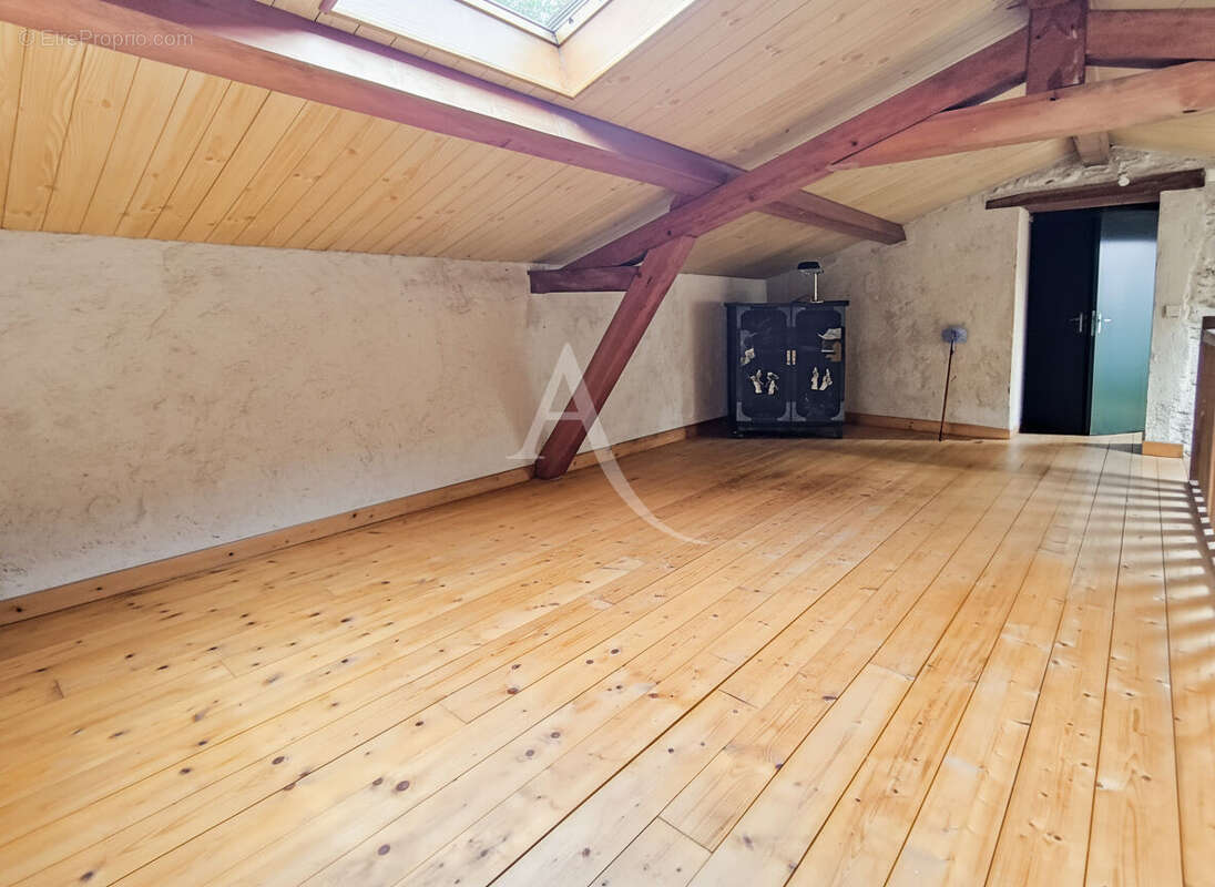 Maison en pierre, Frayssinet Le Gelat, 5 pièce(s) 159m² - photo 10