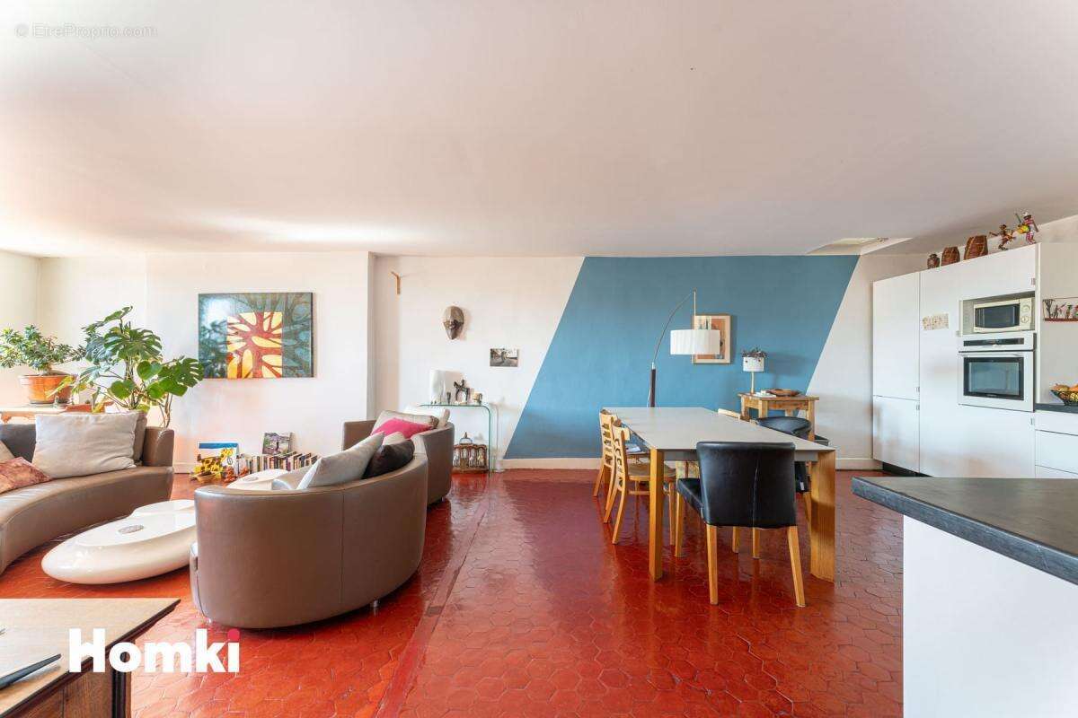 Appartement à MARSEILLE-1E