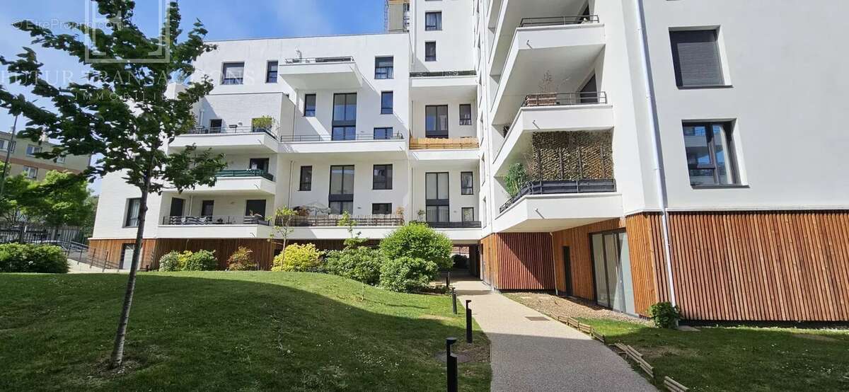 Appartement à COLOMBES