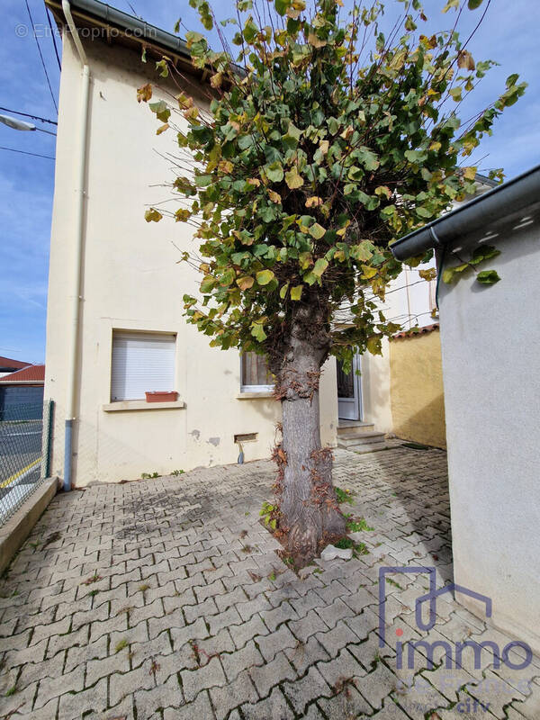 Maison à SAINT-JUST-SAINT-RAMBERT