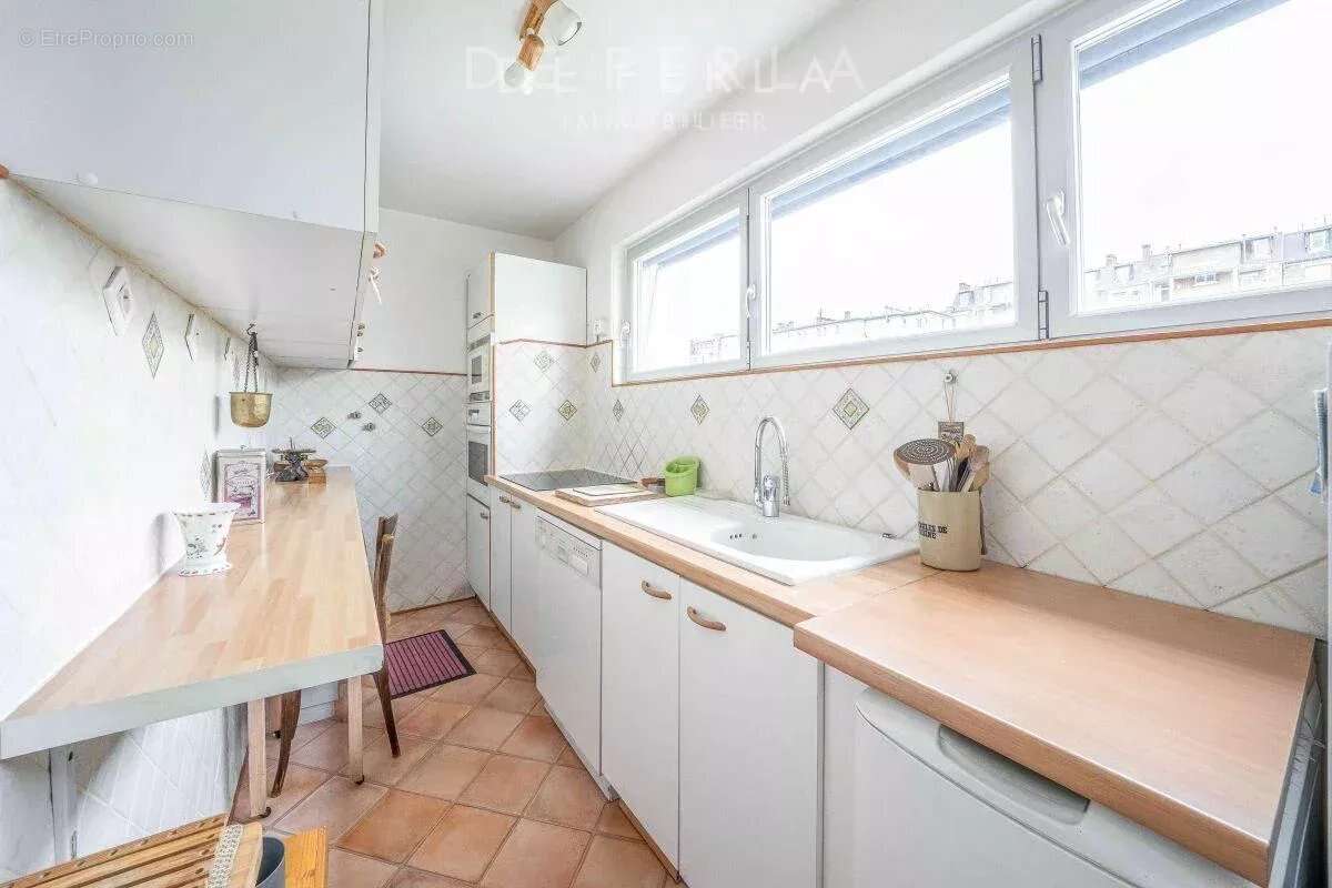 Appartement à PARIS-15E
