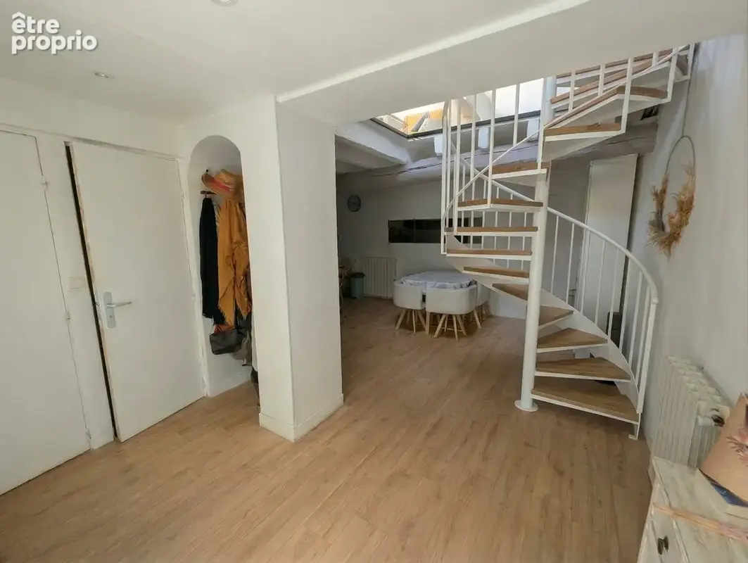 Maison de ville avec terrasse de 25 m2, cour et climatisation — Nîmes Centre / Croix de Fer - photo 11