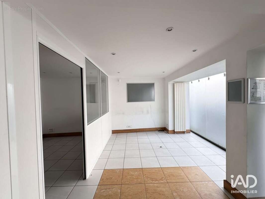 Photo 7 - Commerce à TRAPPES