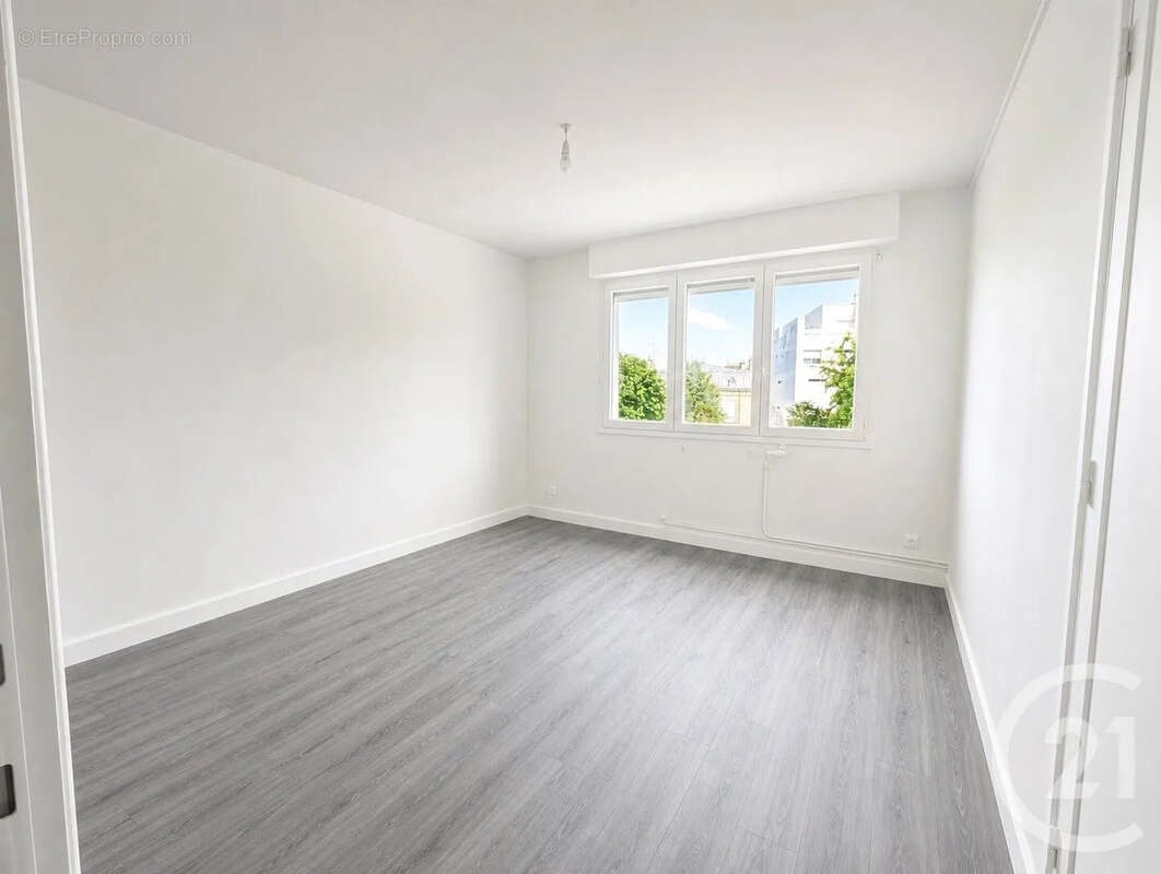 Appartement 101 m² à Chalons-En-Champagne  - photo 4