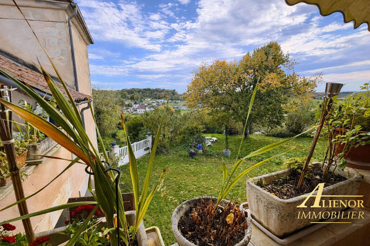 Maison à BIRAS