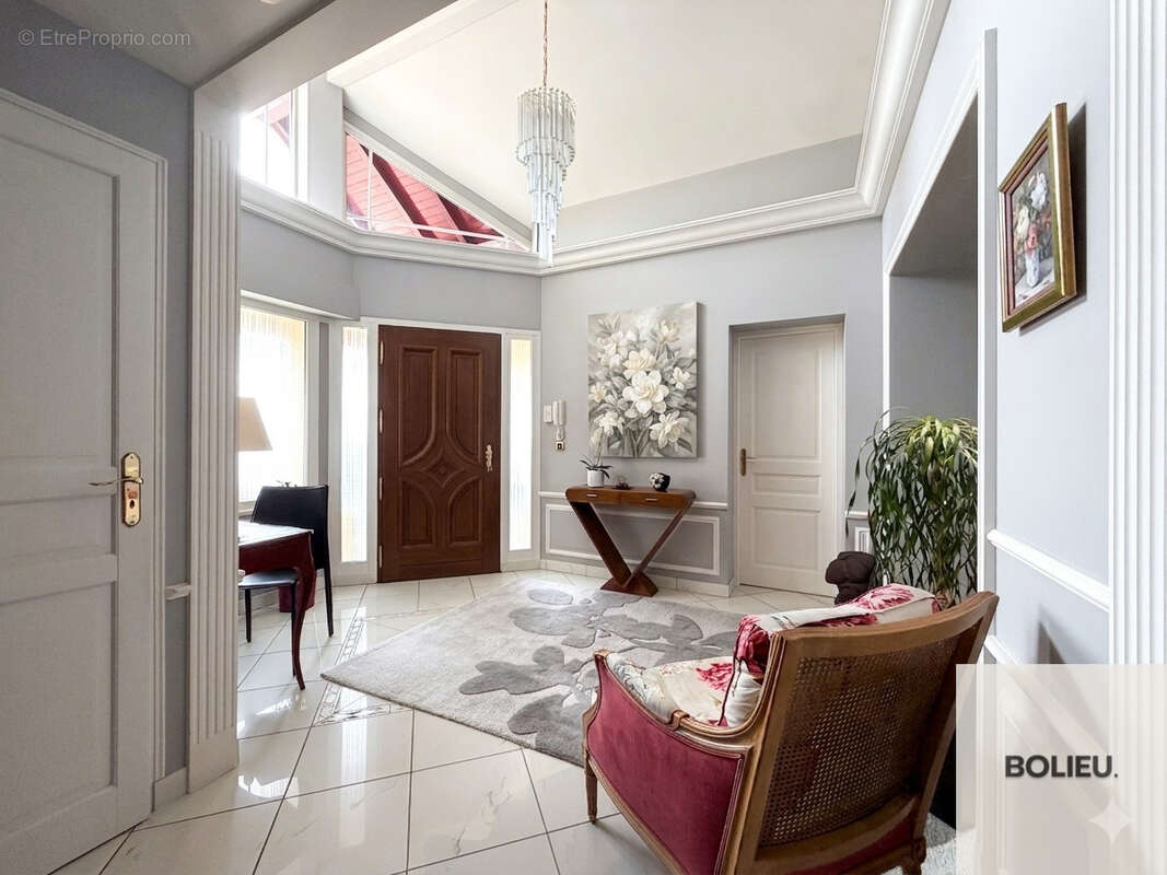 Maison à CRANVES-SALES
