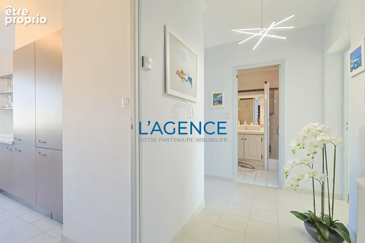 Hyeres quartier Godillot superbe t3 de 70 m2 avec terrasse de 17m2 et  cave - photo 6
