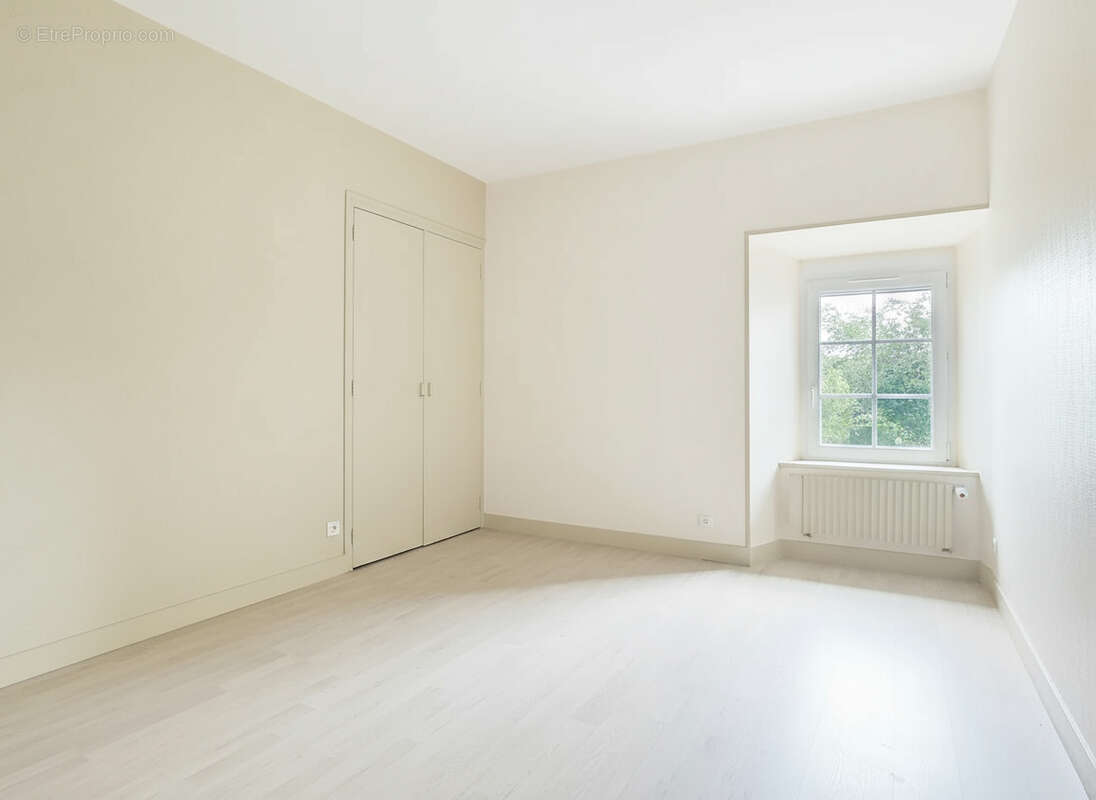 Maison à MONTHUCHON