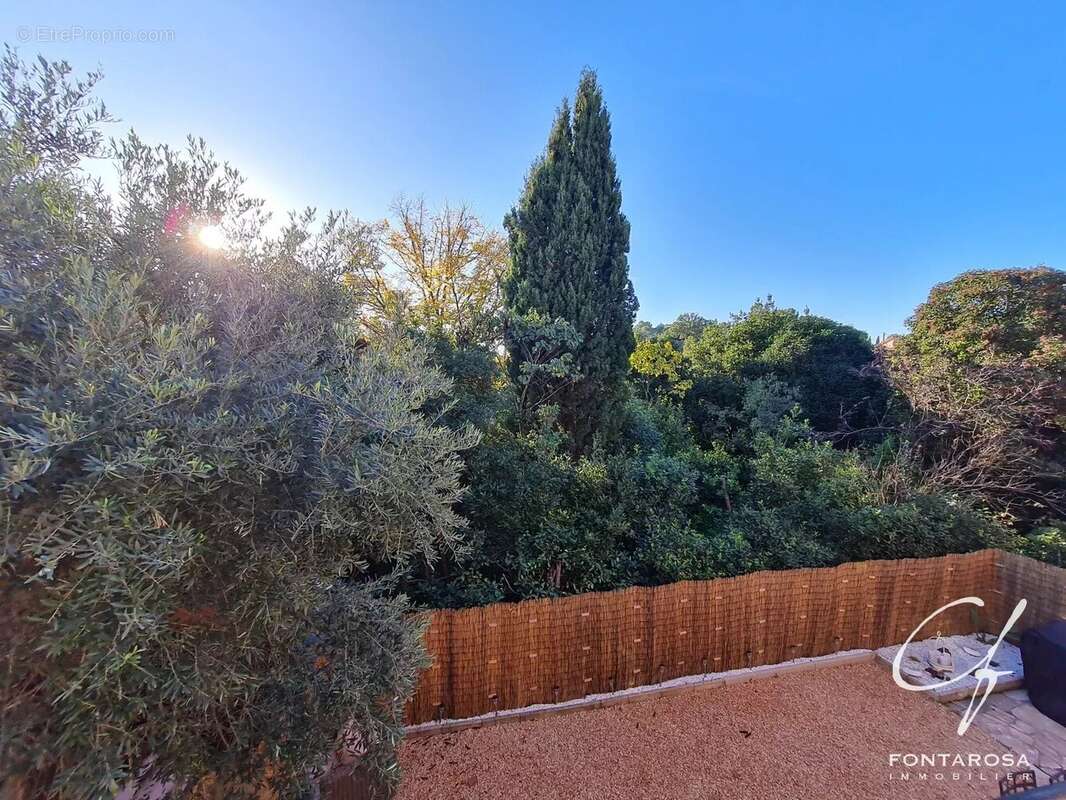 Appartement à FREJUS