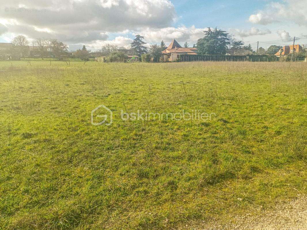 Terrain de 1585m2 à Cunèges - photo 2