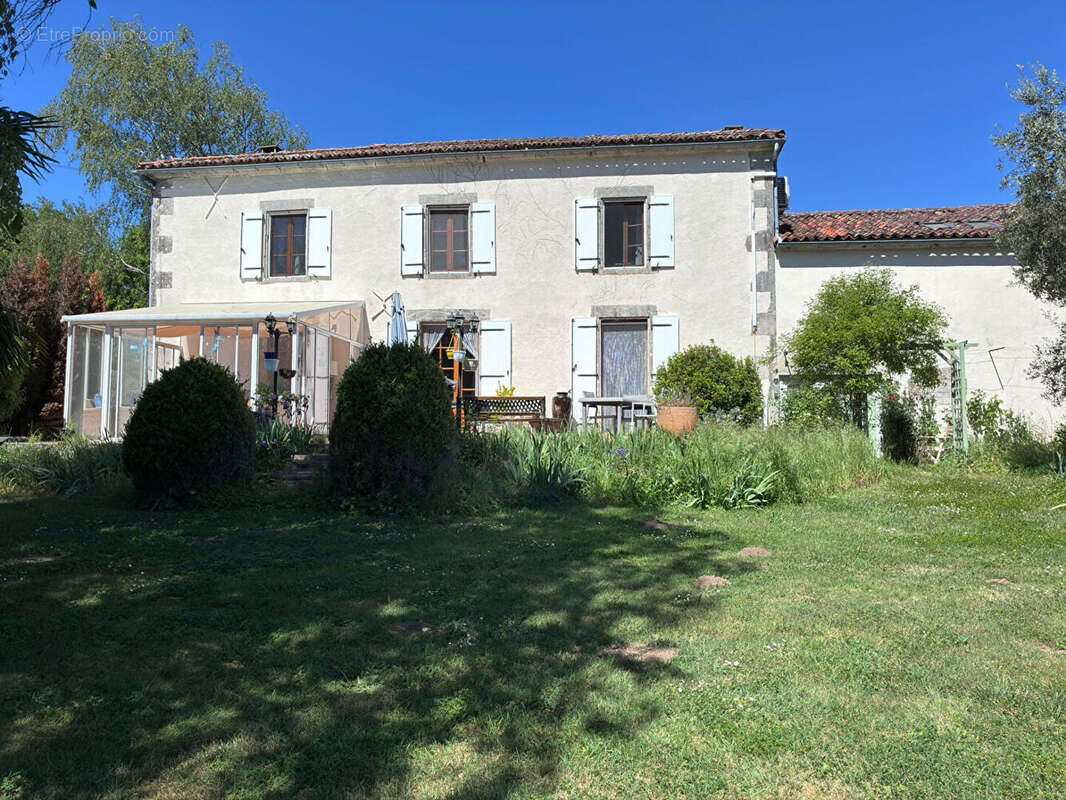 Maison à CHAMPAGNE-MOUTON