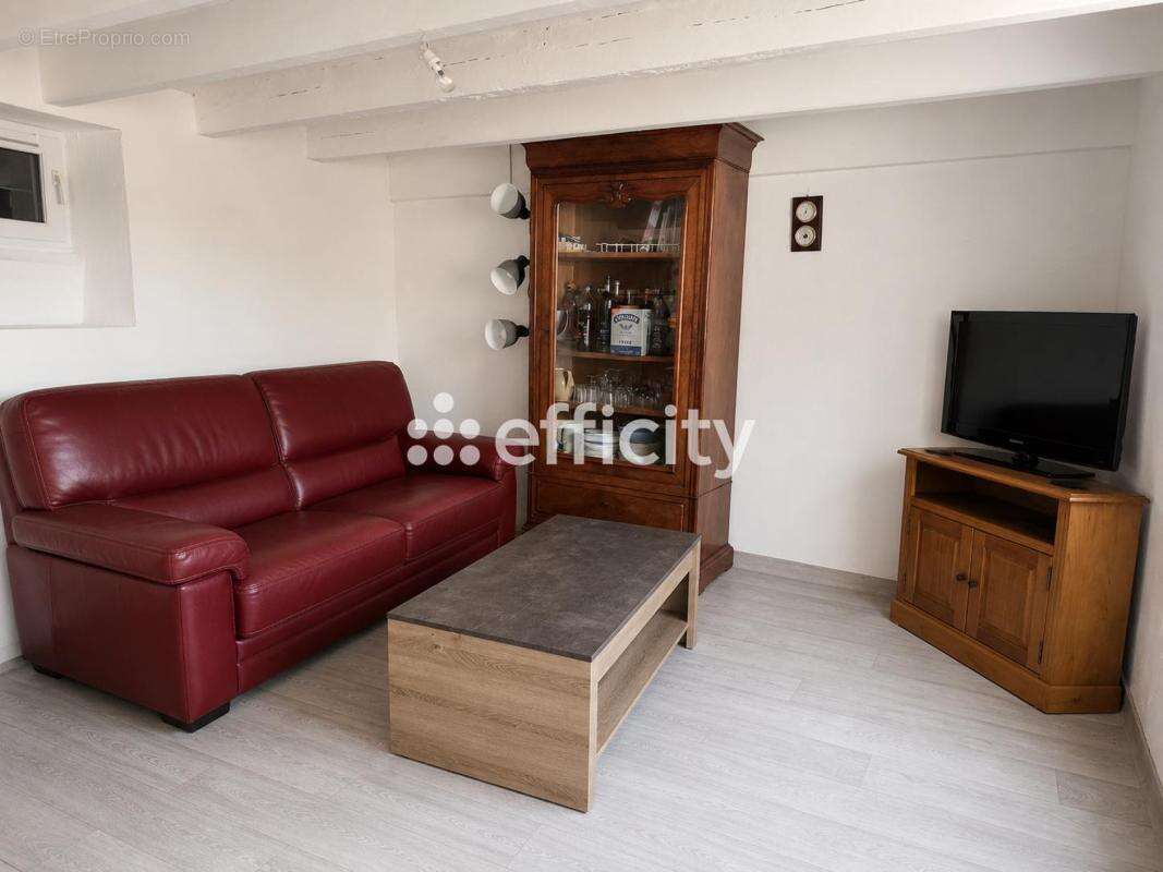 Maison 64 m² à Saintes  - photo 2