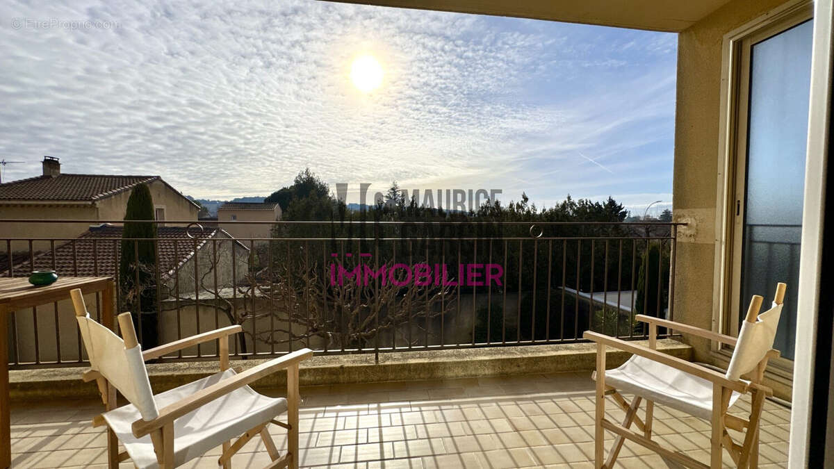 Appartement à PERNES-LES-FONTAINES