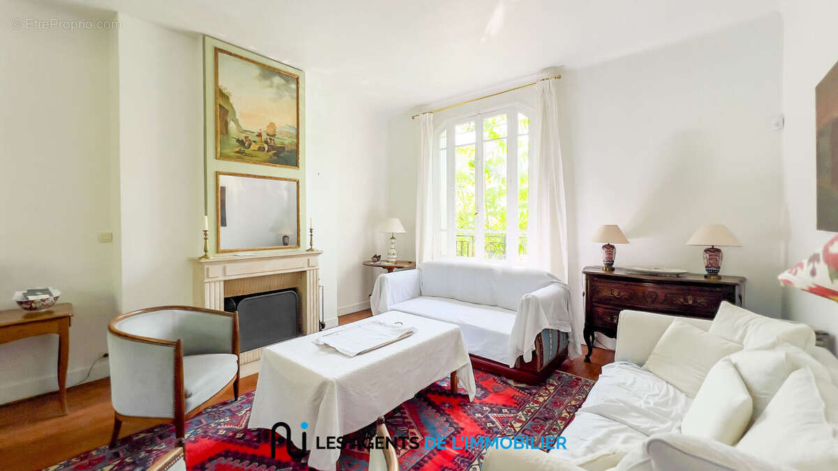 Maison 160 m² à Nanterre  - photo 2