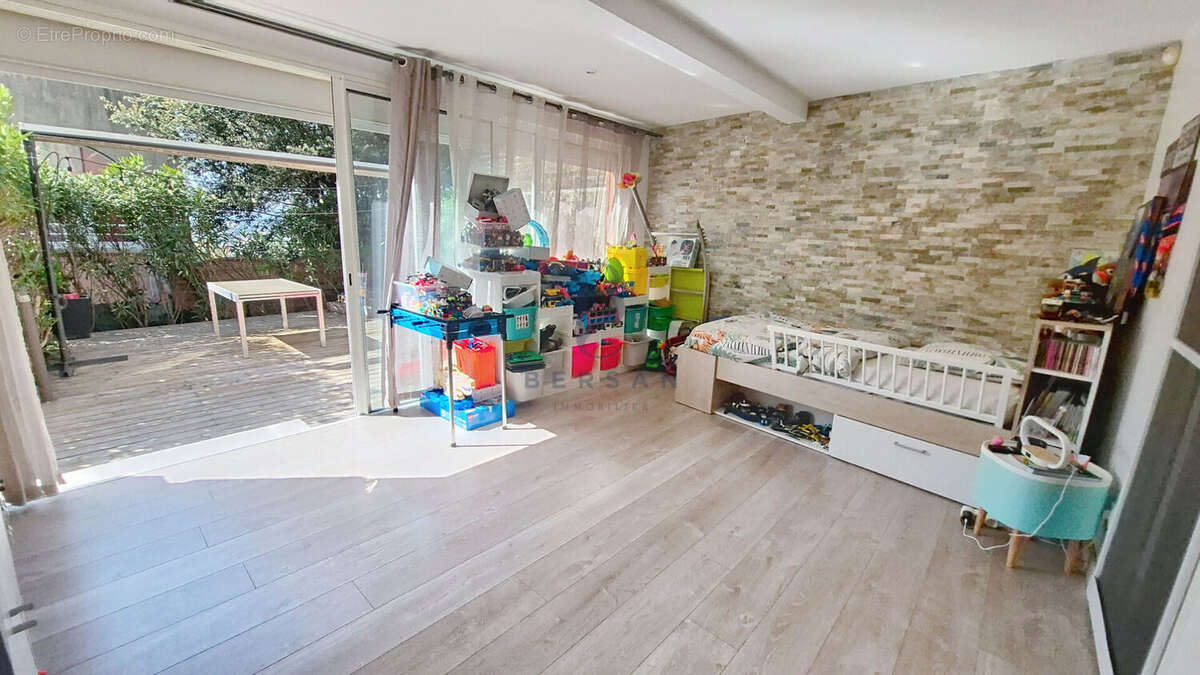 Villa proche du centre saint raphael - vue degagee - photo 10