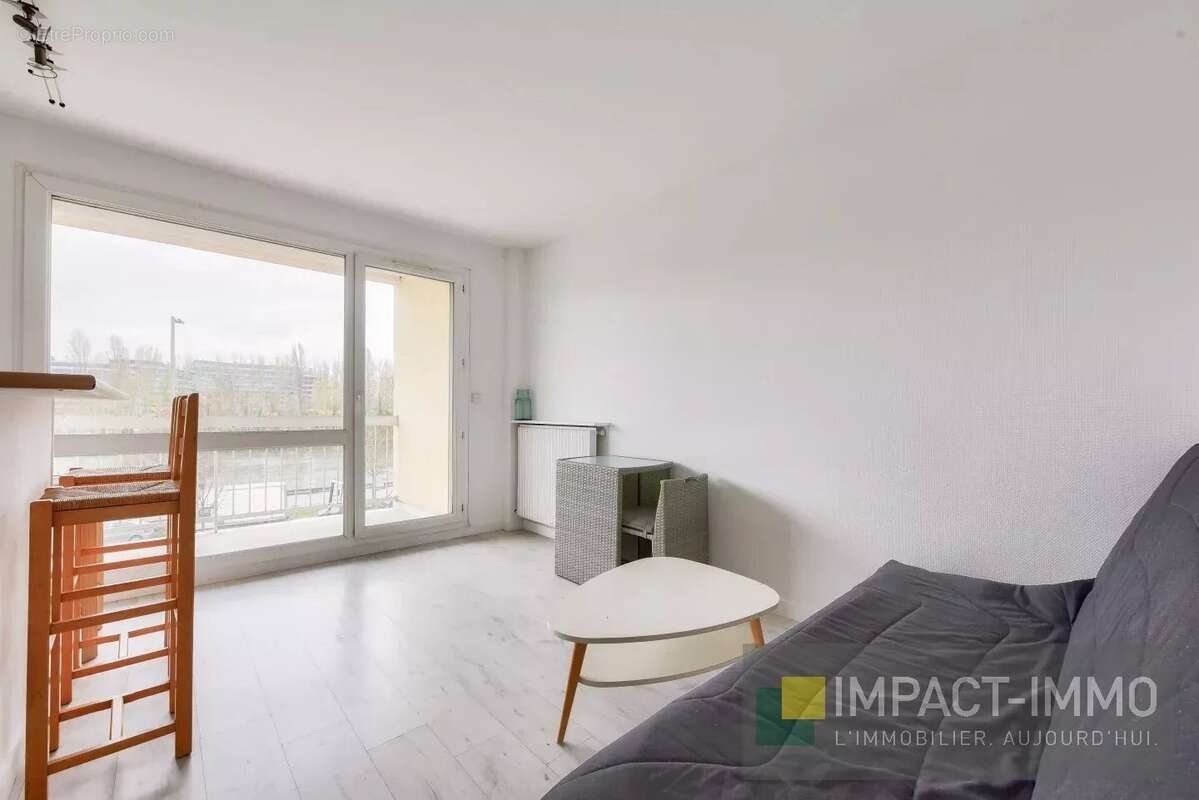 Appartement à COURBEVOIE