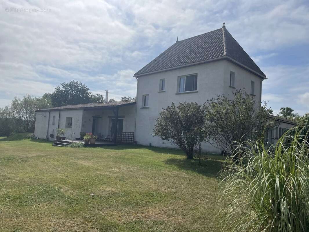 Maison à MONFLANQUIN