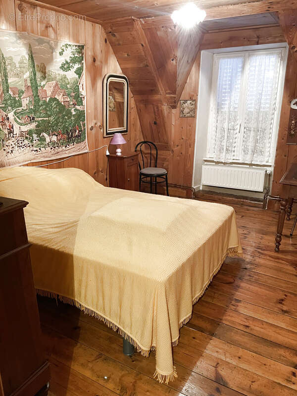 Maison à SAINTE-ANASTASIE