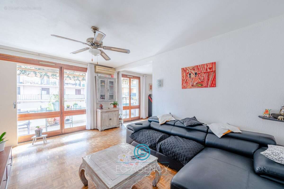 Appartement à MARSEILLE-4E