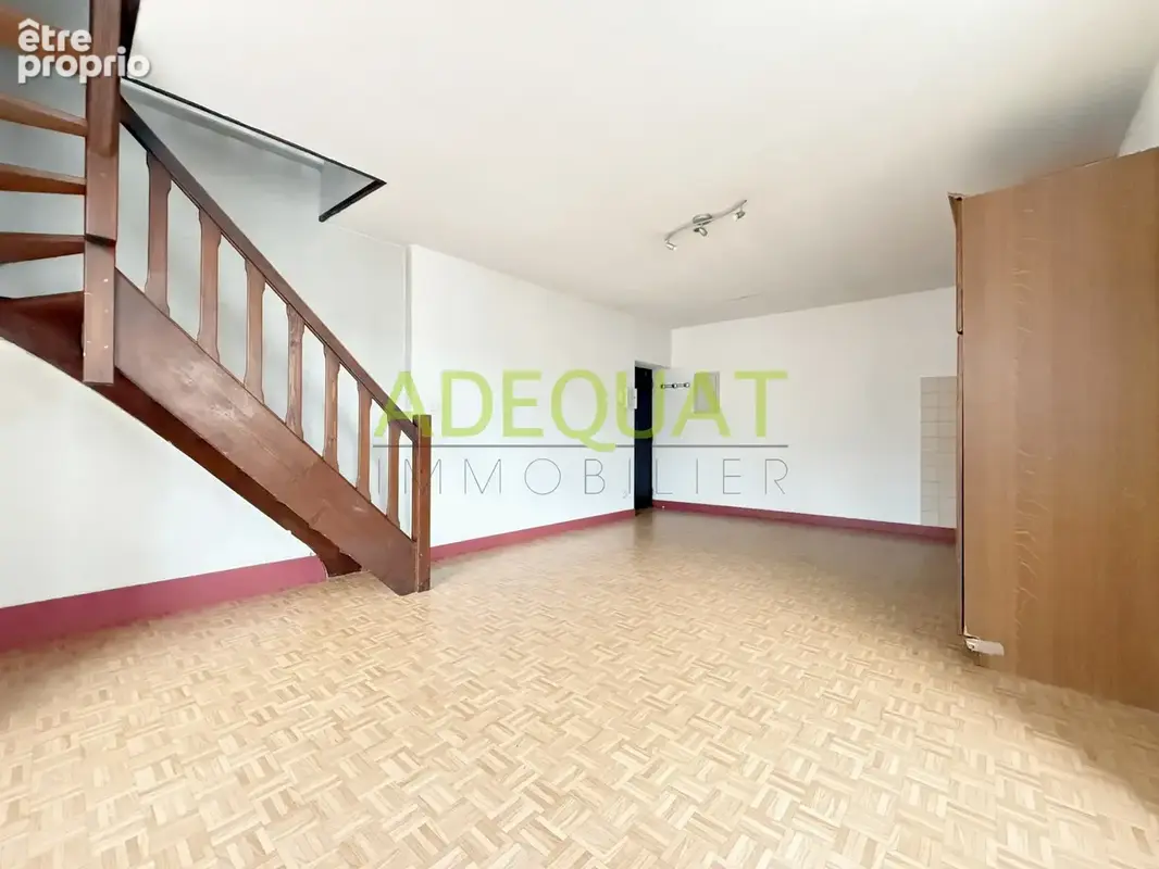 BOURGOIN JALLIEU 'RUE PIETONNE', appartement de type 2 en duplex… - photo 5