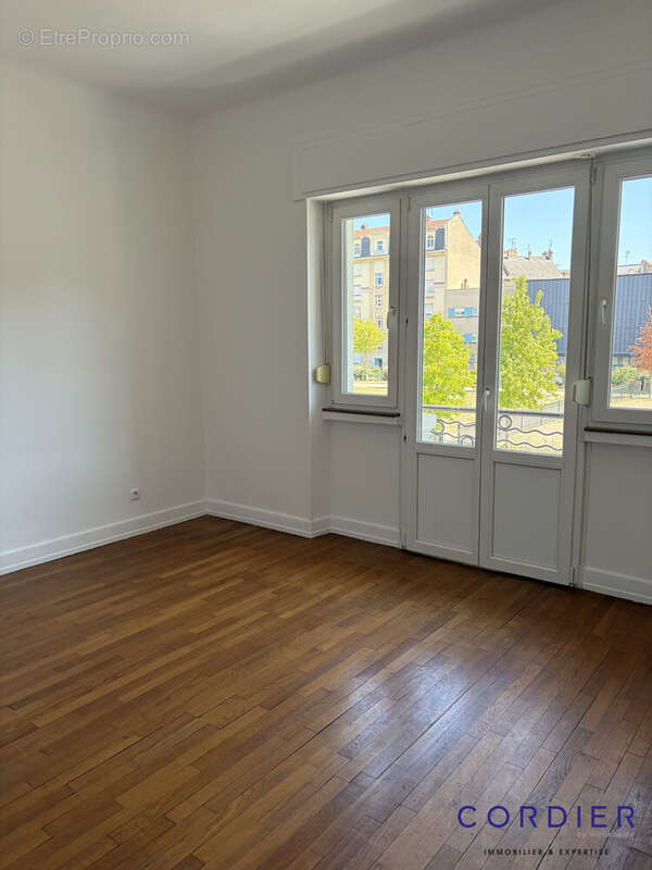 Appartement 80 m² à Thionville  - photo 5