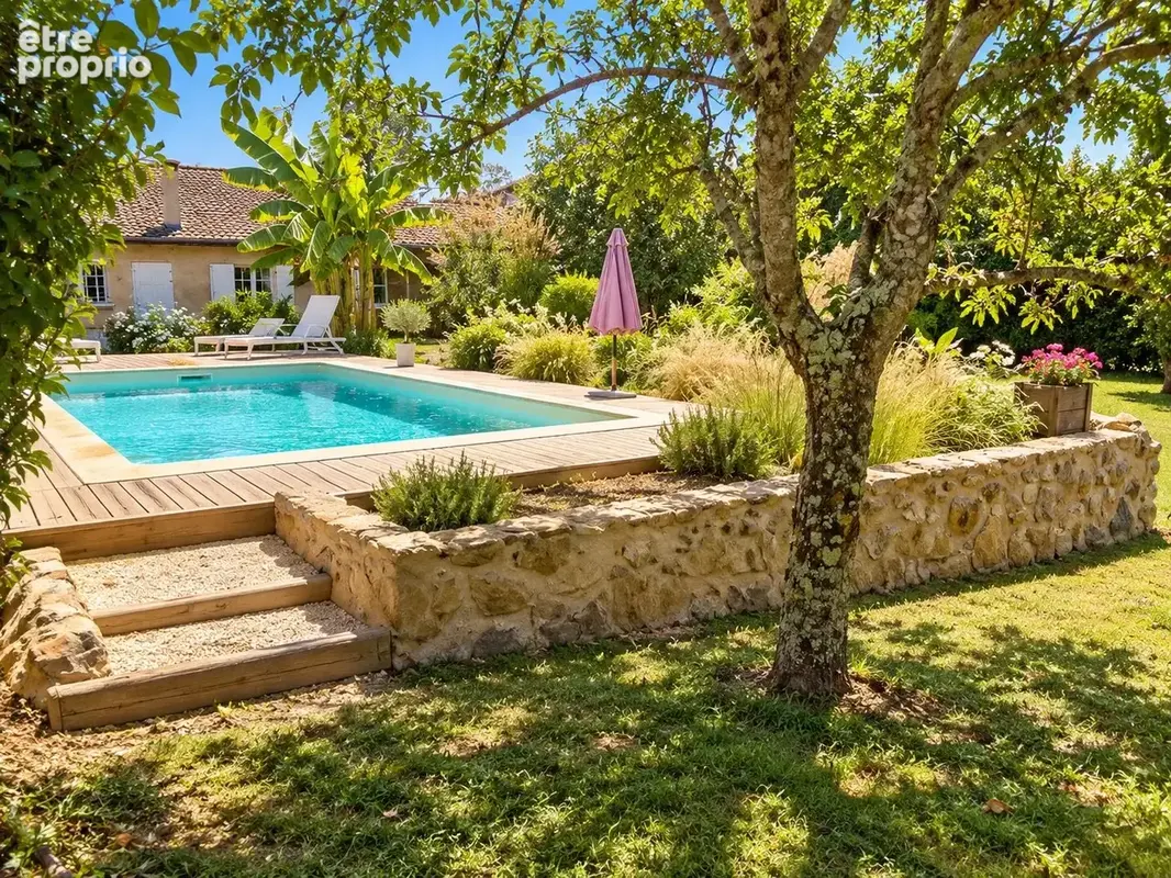 MAISON EN PIERRES XIX ème AVEC dépendance et piscine sur 2600 m² . - photo 4