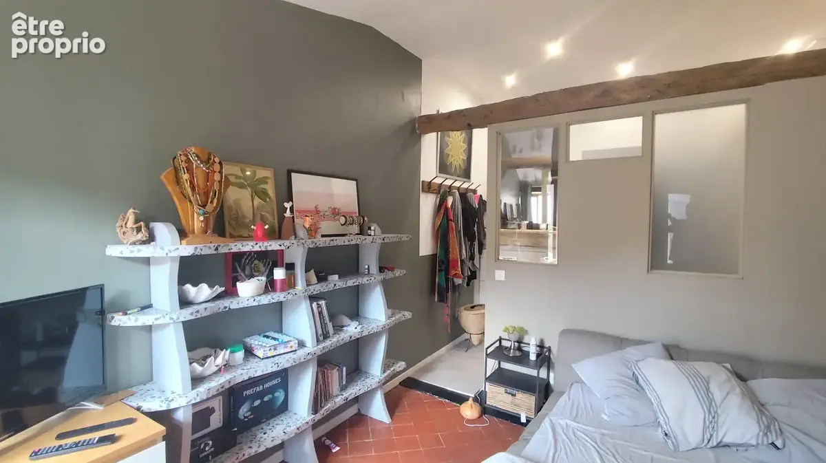 Marguerittes - maison de village atypique de 100m2 avec cour et 2 p2 40 et 45m2 - photo 6