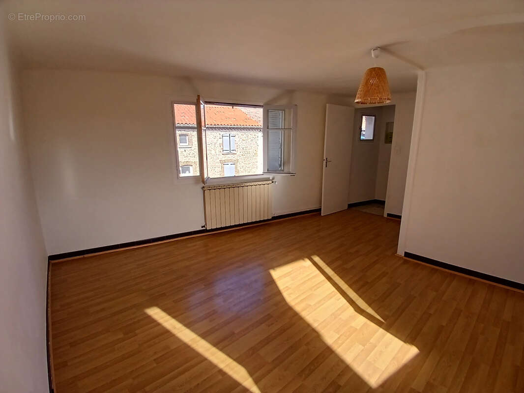 Appartement à SAINT-CHRISTOL-LES-ALES