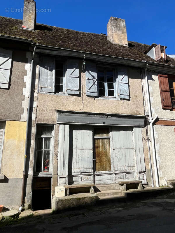 Maison à COUSSAC-BONNEVAL