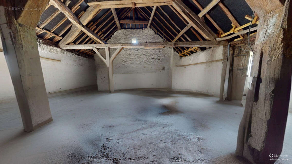 Appartement à HYEVRE-PAROISSE