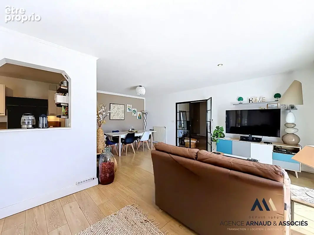 Propriété avec vue dégagée sur un terrain en restanques avec piscine et 2 logements indépendants - photo 6