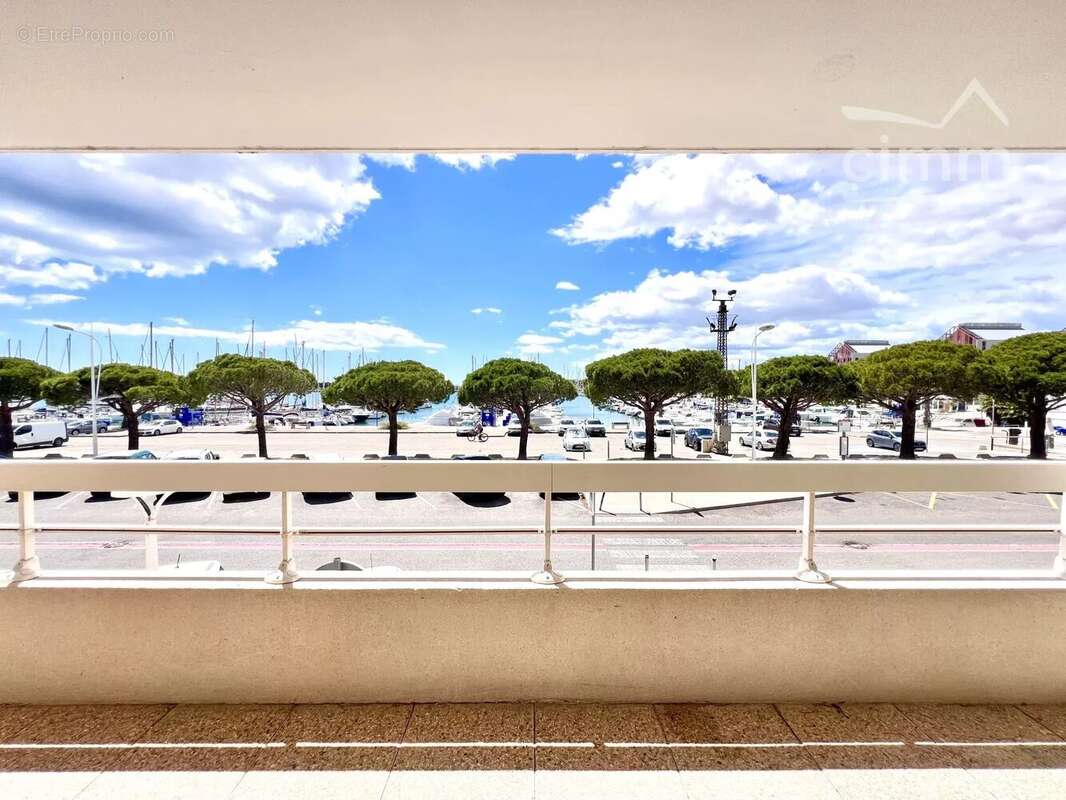 Appartement T3 avec terrasse vue port & parking souterrain - photo 2
