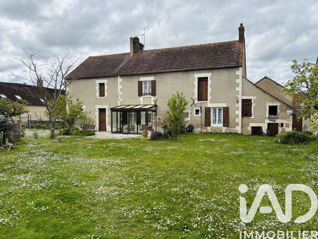 Photo 1 - Maison à CHEVANNES
