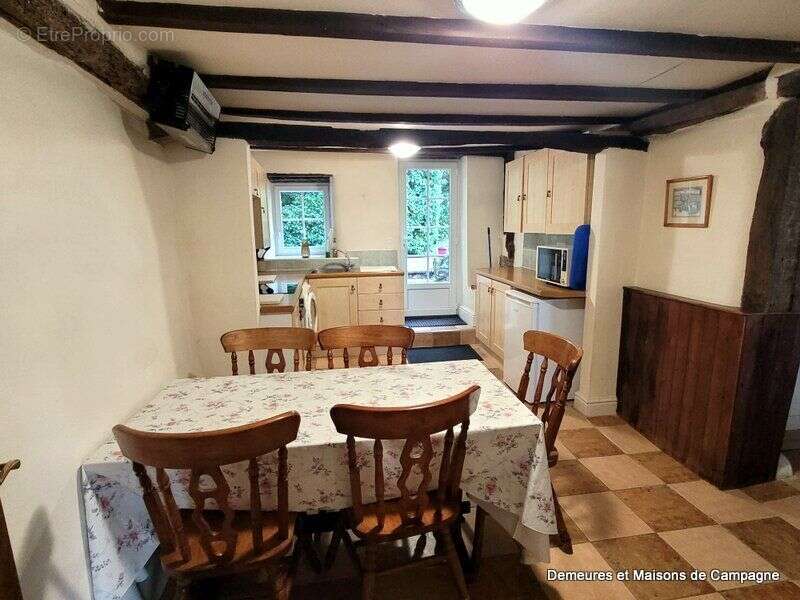 Maison à SAINT-CYR-DU-BAILLEUL