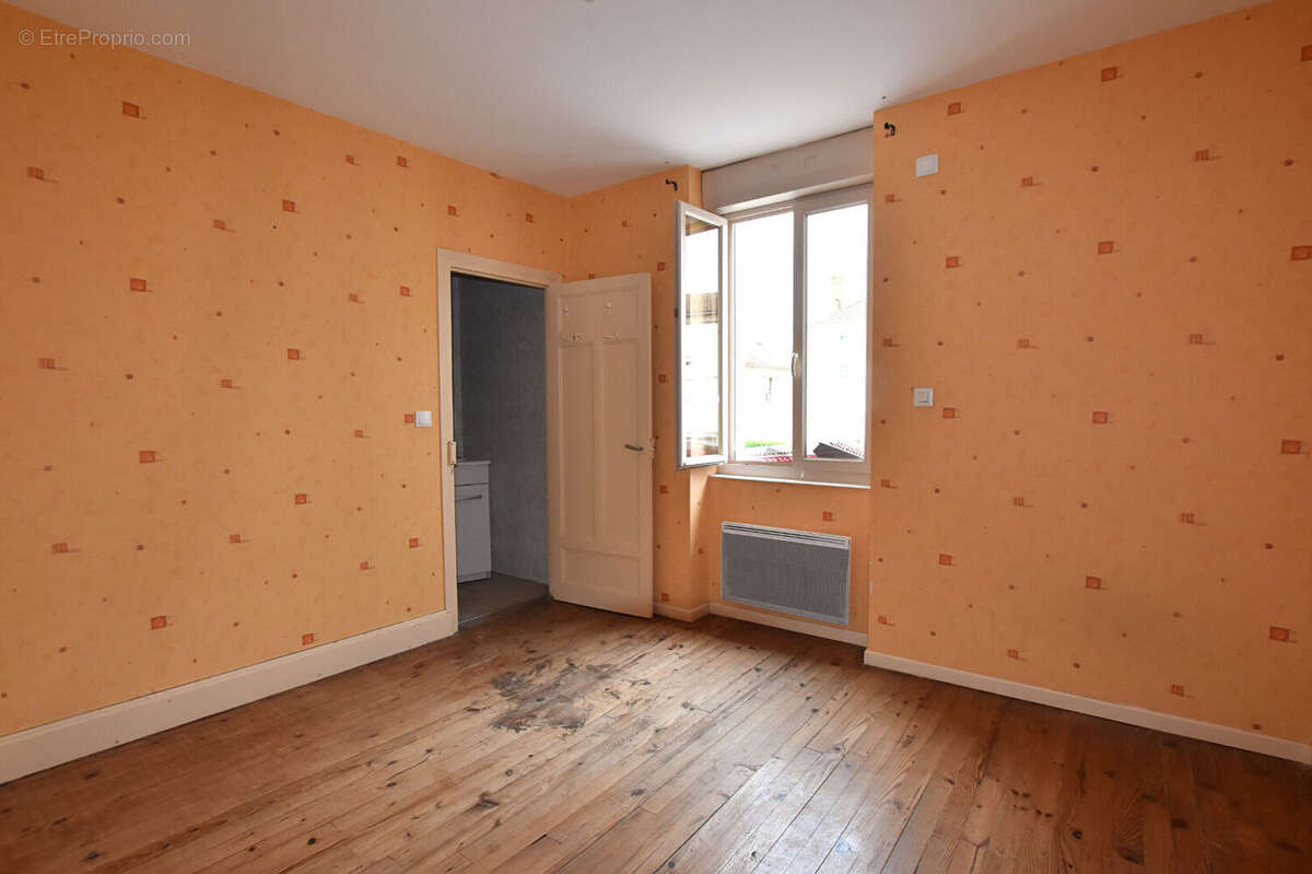 Maison à SAINT-MARTIN-D'ESTREAUX