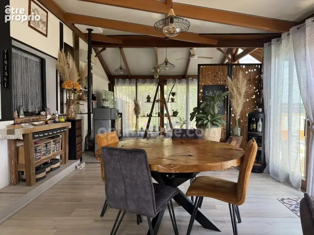  CHAMARANDE – COUP DE CŒUR pour cette maison atypique 109 M² avec chalet et jardin de 860 m² - photo 2
