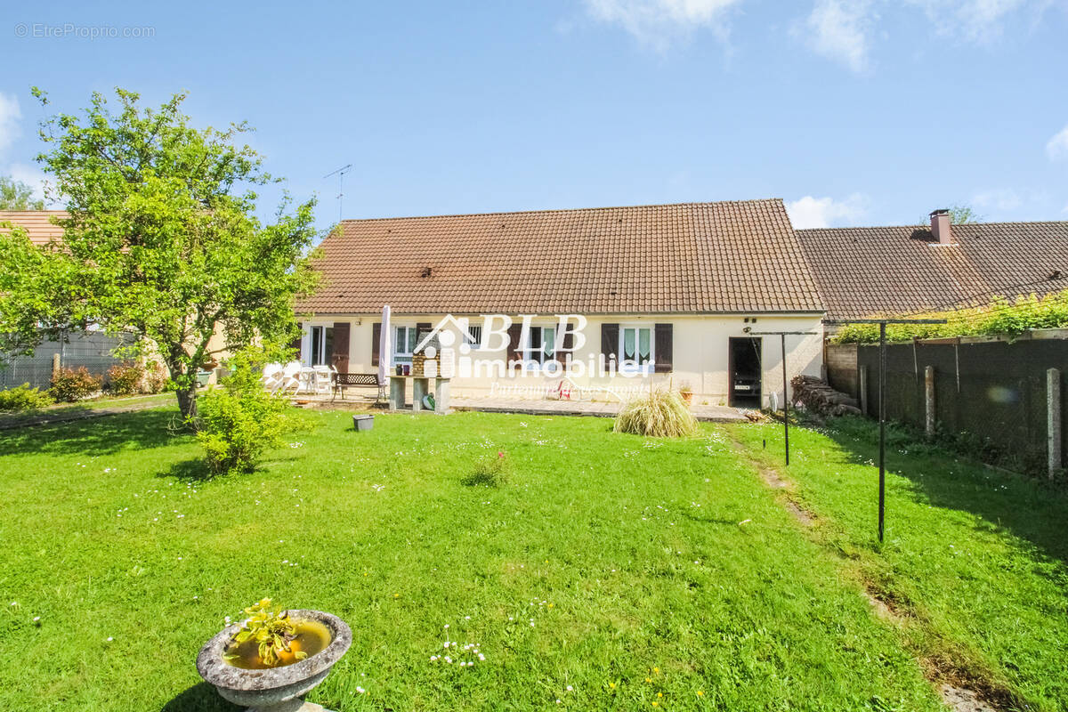 Maison à LE PERRAY-EN-YVELINES