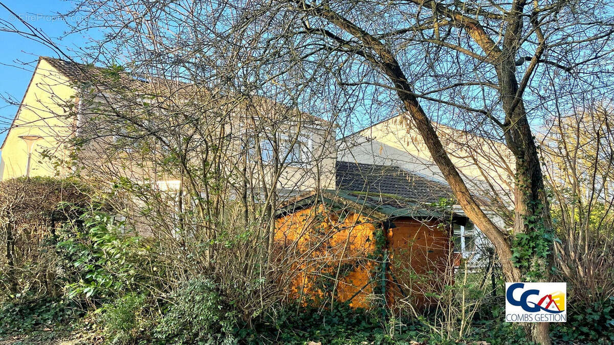 Maison à COMBS-LA-VILLE