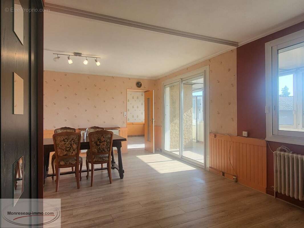 Ensemble Immobilier : 2 logements + dépendances + jardin (constructible) - photo 6