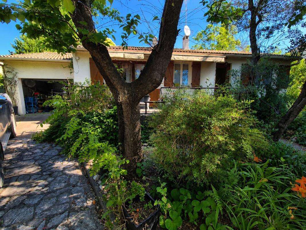 villa plain pied  3 chambres  garage - terrain  Caveirac - photo 2