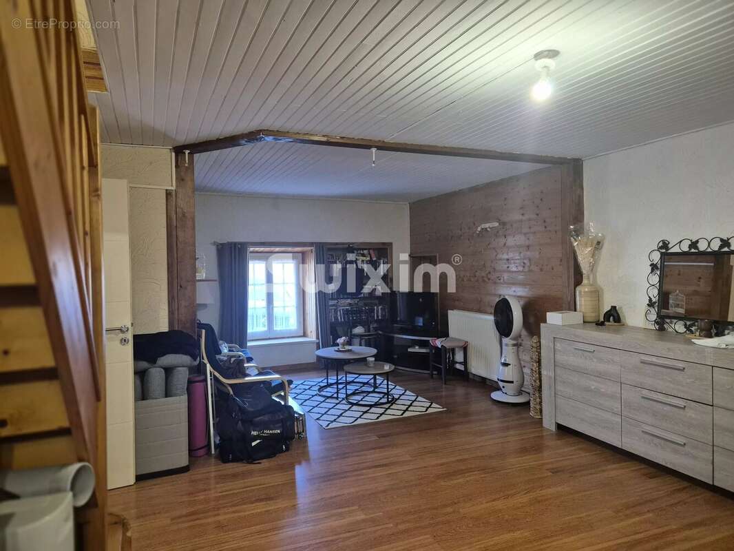 Maison à ETREPIGNEY