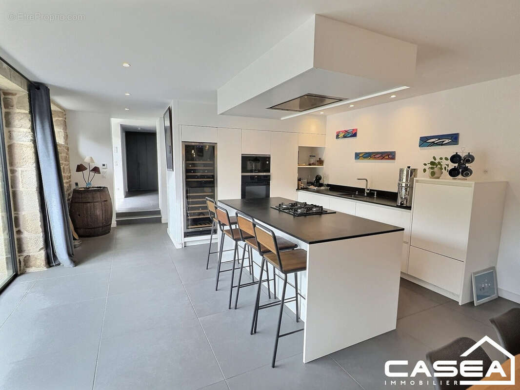 Maison à PLONEOUR-LANVERN