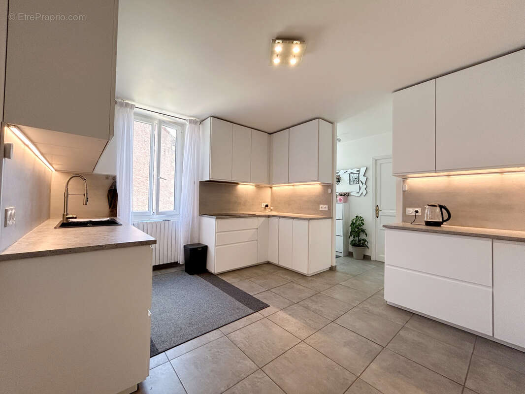 Immeuble à vendre Bézenet - photo 3