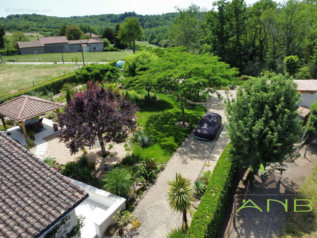 Maison à BUSSEROLLES