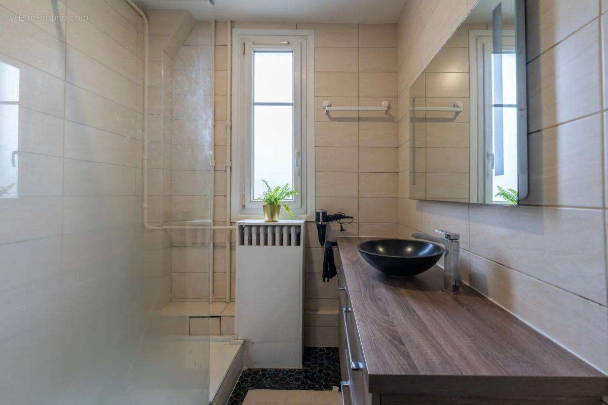 Appartement à ASNIERES-SUR-SEINE