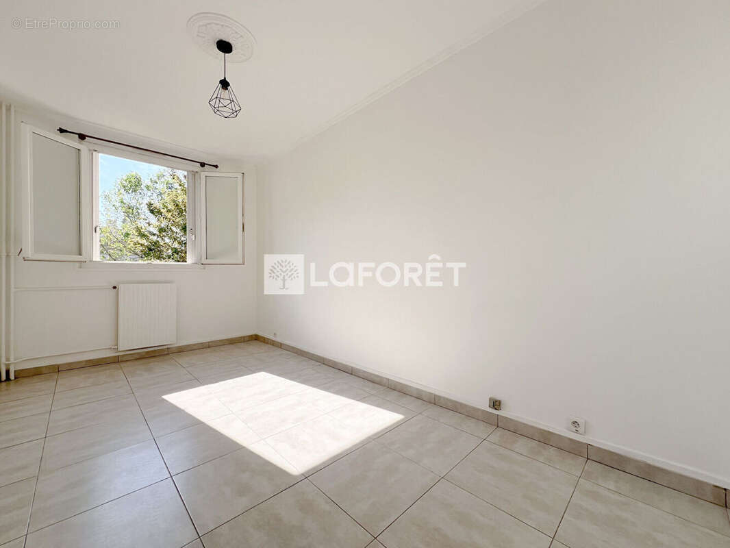 Appartement à MONTROUGE