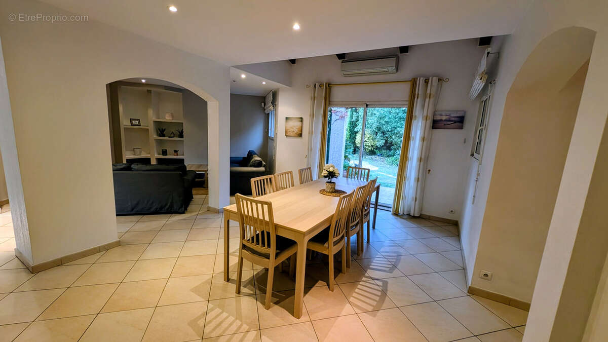 Maison à LAROQUE-DES-ALBERES