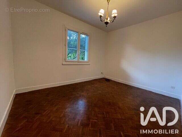 Maison 109 m² à Nieul-Les-Saintes  - photo 8